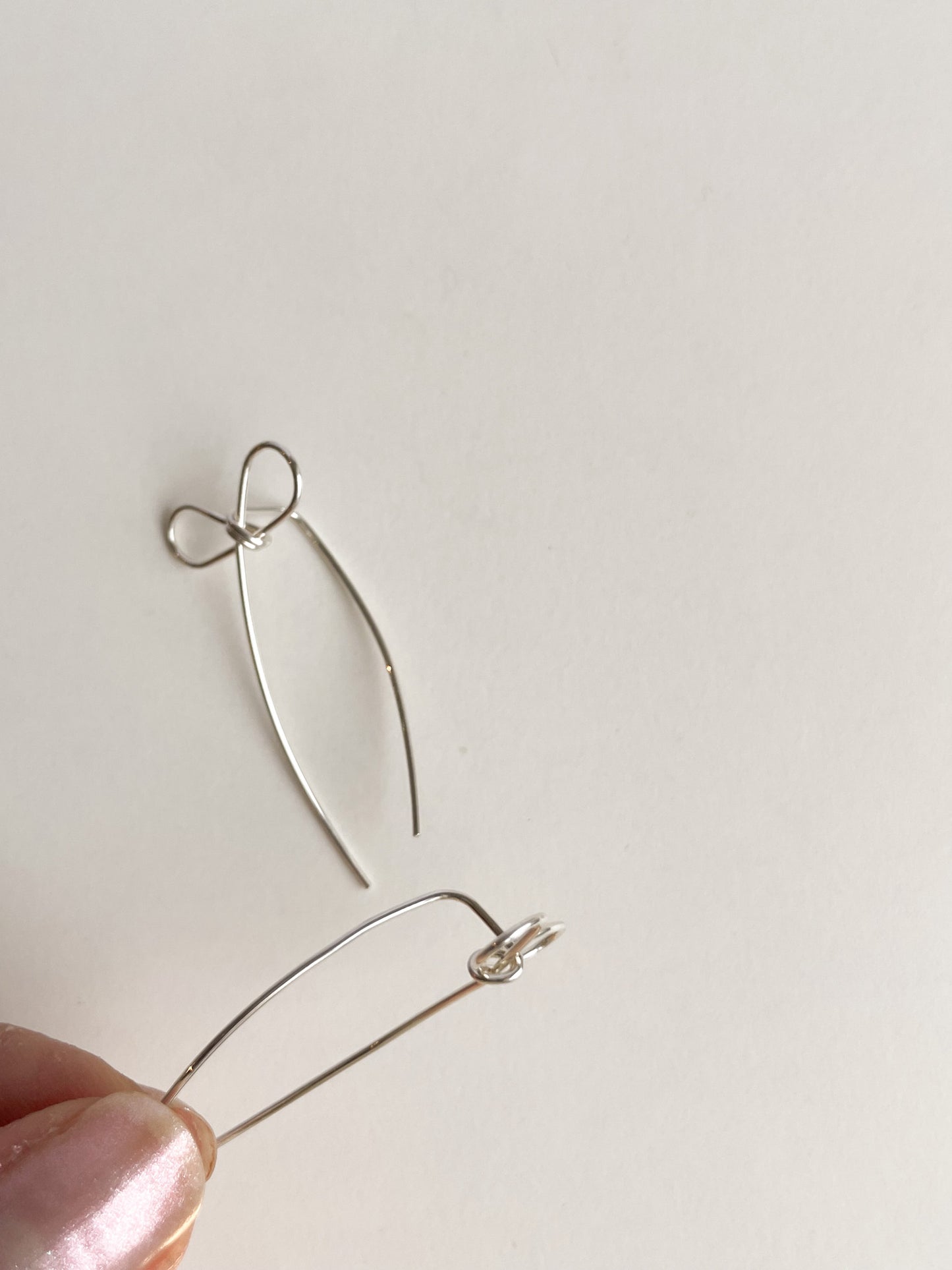 BOW THREADER EARRINGS