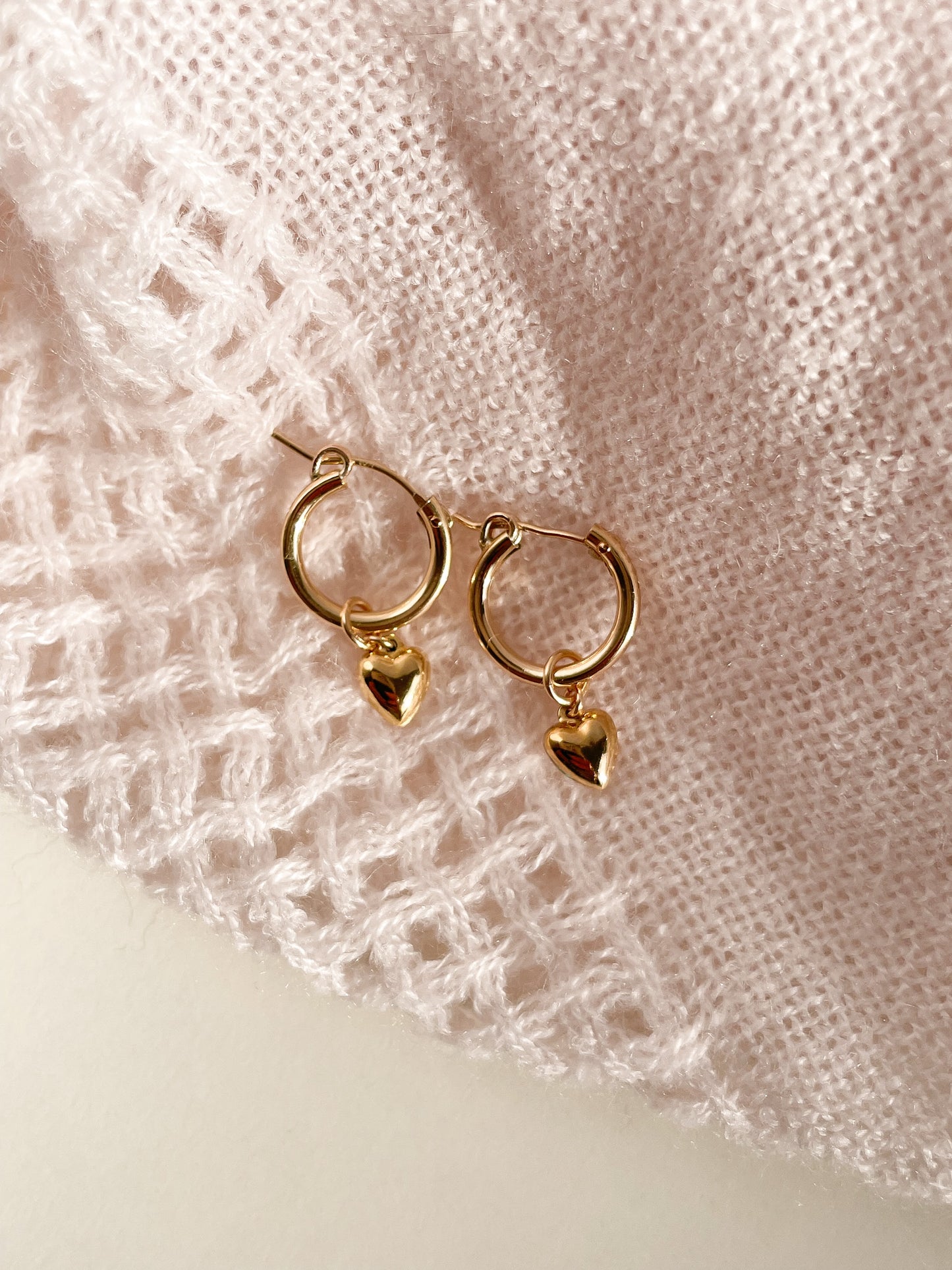 CUORE D'ORO HINGE HOOP EARRINGS