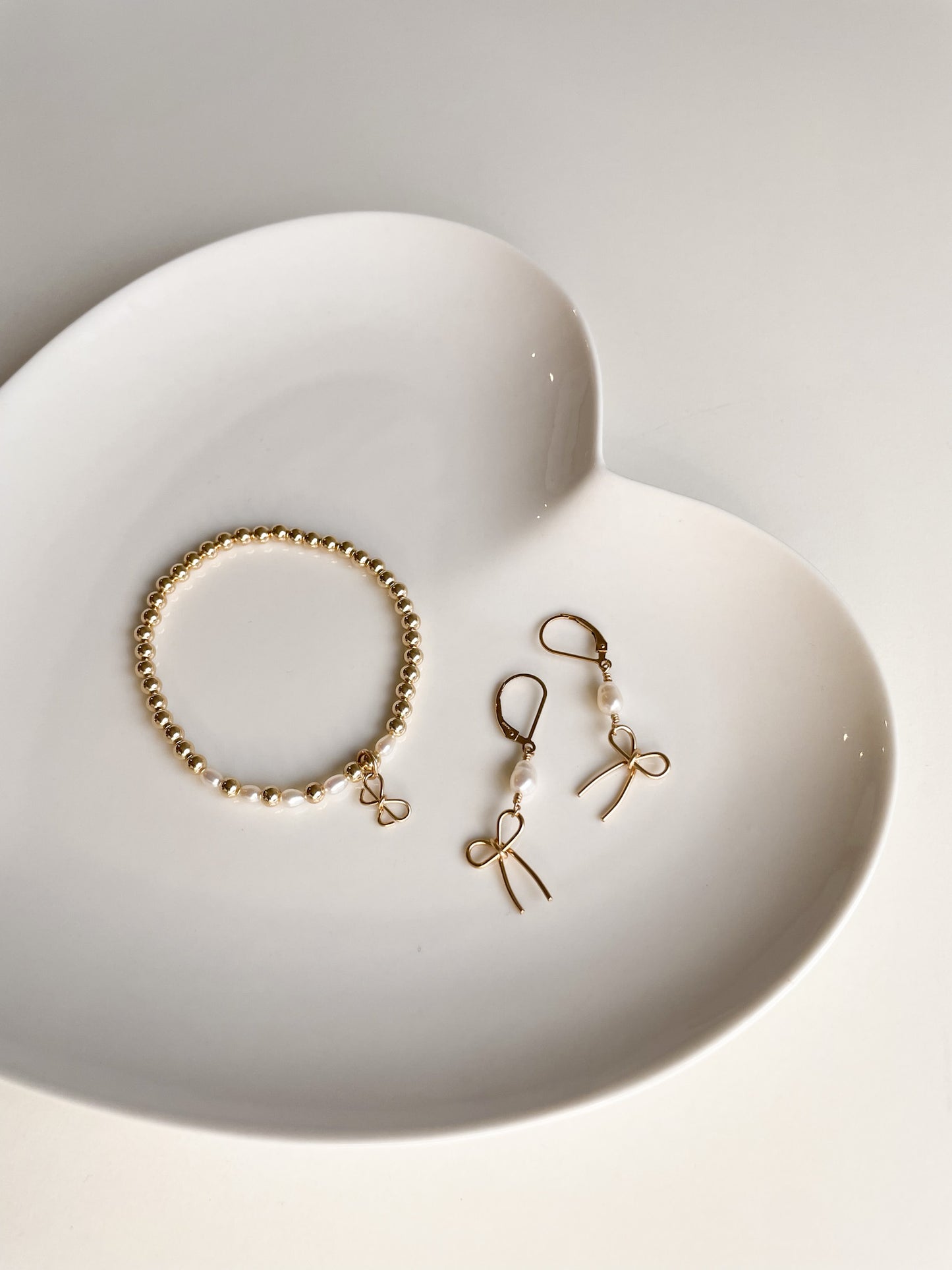 BOW CHARM BRACELET