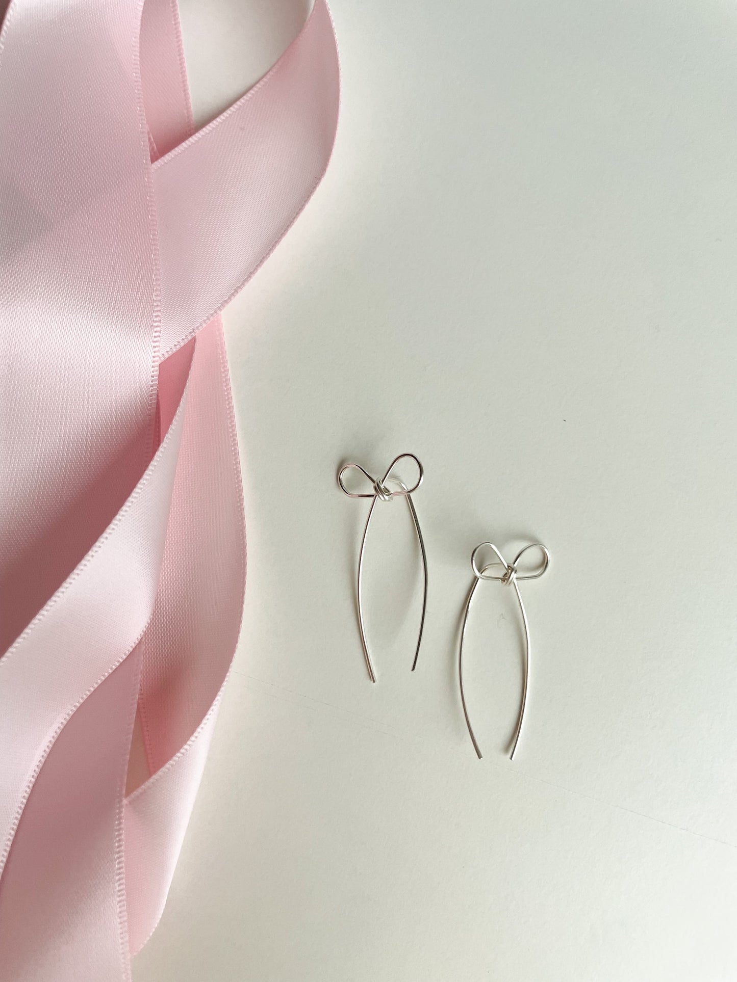 BOW THREADER EARRINGS
