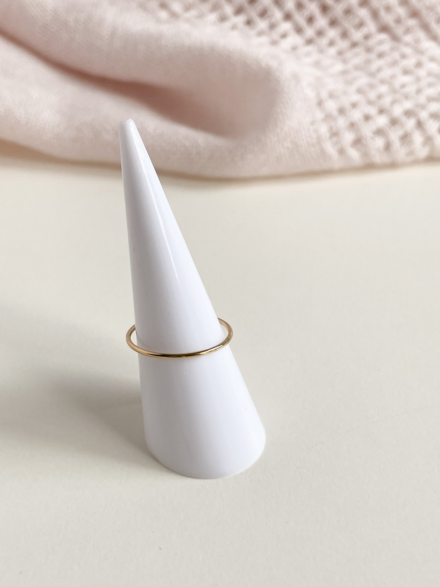 SIMPLE BAND RING