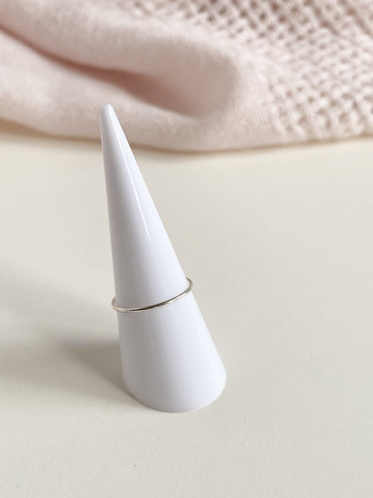 SIMPLE BAND RING