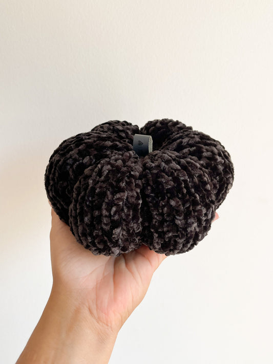 KNIT PUMPKINS - MEDIUM
