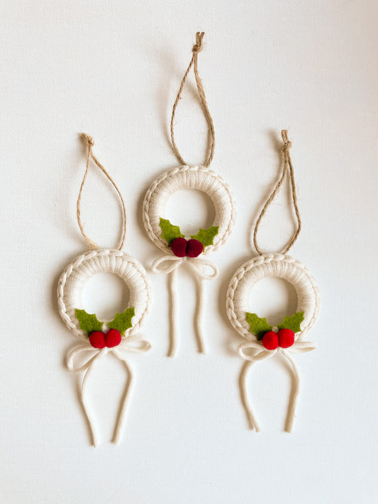 HOLIDAY WREATH ORNAMENT
